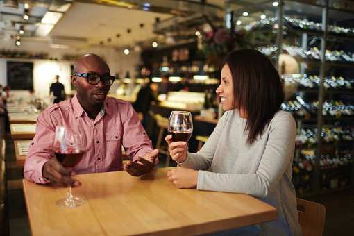 8 Best Wineries and Vineyards in Maine!